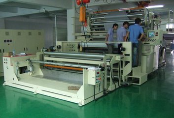 布料膠點(diǎn)貼合機(jī)有什么樣的特點(diǎn)？