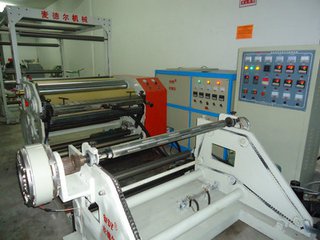 熱熔膠涂布機(jī)的耗能低優(yōu)點(diǎn)